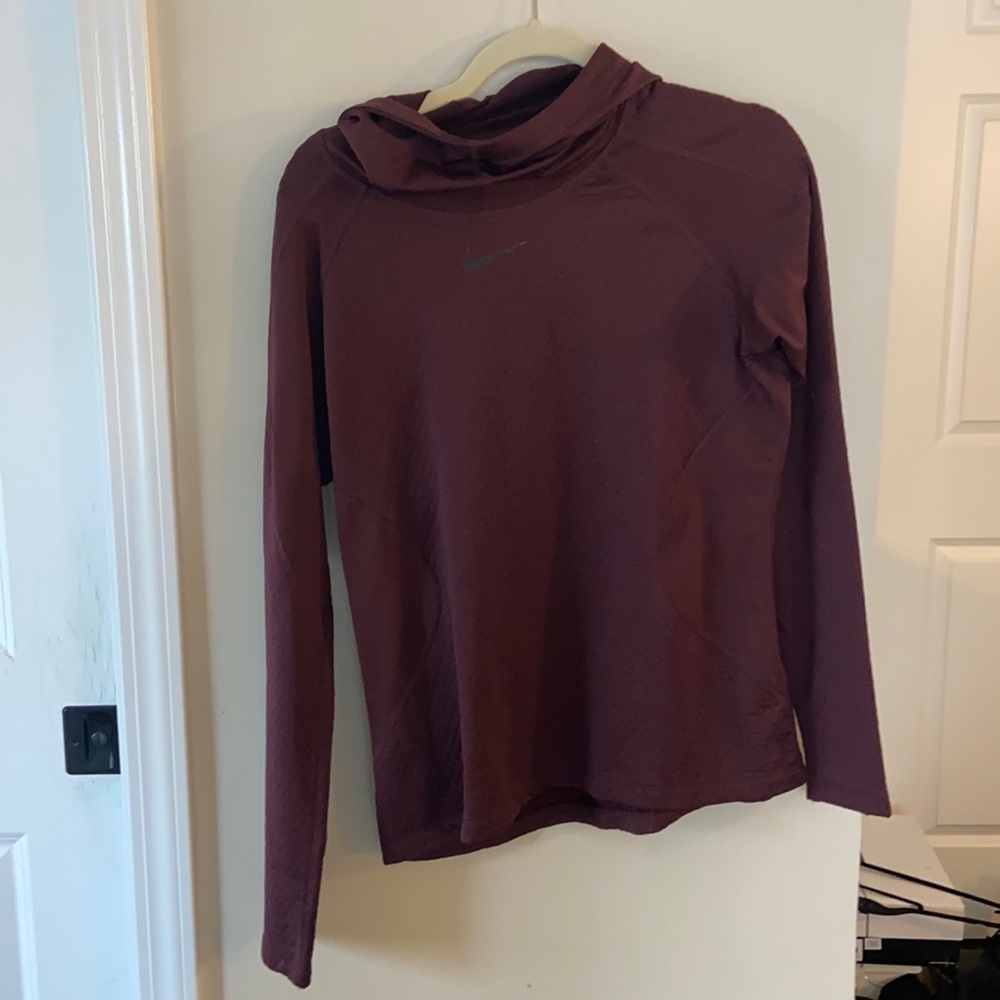 Nike Pro Hyper Warm Sweatshirt. Maroon. Size Large.